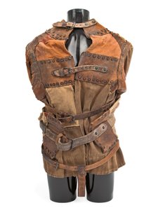 Zwangsjacke im Besitz von Harry Houdini, ca. 1915 (Khakileinwand, Leder & Metallnieten) von Swanfeldt Tent and Awning Co.