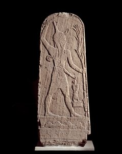 Orientalische Kunst: Stele des Gottes Baal im Blitz. (Gott Krieger schützt den König) Skulptur aus dem 15. Jahrhundert v. Chr., Syrien. Paris, Musee Du Louvre