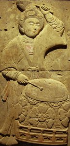 Terrakotta-Stele mit Musiker, Tang-Dynastie (618-907), entdeckt in der Provinz Shaanxi, Stelenwald-Museum in Xian. Fotografie, Leonard de Selva, China, 2006.