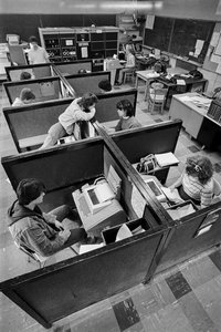 Bildungsprogramme, finanziert vom Office of Technology Assessment, einer Bundesbehörde, zur Unterstützung von Schulen