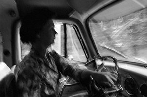 Mildred Cooper ist eine 43-jährige Großmutter und LKW-Fahrerin mit einem Holztransporter
