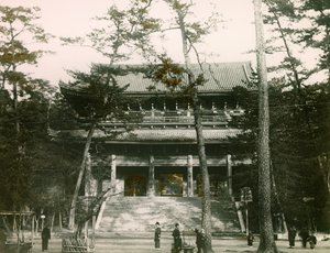 Chion-in-Buddhistentempel-Tor, Higashiyama-Bezirk, Kyoto, um 1900 - 1915 von Teijiro Takagi