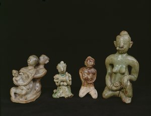 Figuren einer Mutter und eines Kindes (Terrakotta) von Thai School