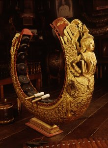 Reich verzierter Khong Mon von Thai School