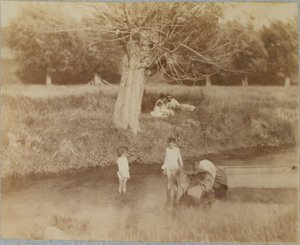 [Drei Kinder und ein Hund spielen im Bach, 4. Juli 1883], 1883 von Thomas Eakins