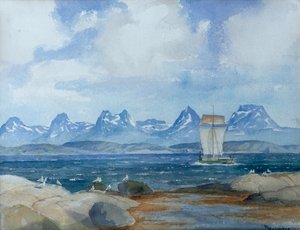Nordisches Fischerboot in Fjordlandschaft