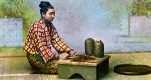 Eine burmesische Frau macht Zigarren, um 1900 von Unbekannt