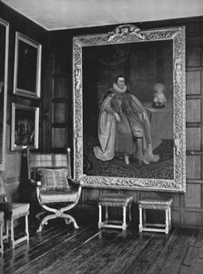 Eine Ecke der Leicester Galerie, Knole. Mit Porträt von James I, 1928 von Unbekannt
