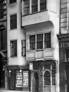 Ein Buchladen und Tabakladen in der Strand, London, 1926-1927 von Unbekannt