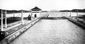 Eine Schleuse am Panamakanal, Panama