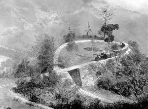 Eine einzelne Schleife in der Darjeeling Himalaya Eisenbahn, Indien, um 1910 von Unbekannt