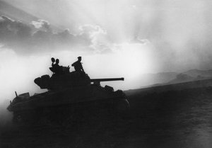 Ein Geschwader von Panzern auf dem Weg nach Rammacca, Sizilien, 10. Juli 1943