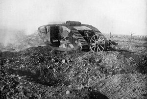 Ein Panzer im Einsatz an der Westfront, Somme, Frankreich, Erster Weltkrieg