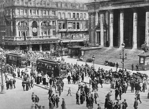 Ein Blick auf die Börse während des Durchmarsches der deutschen Truppen, 1914