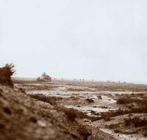 Vorrücken mit Panzern, ca. 1914-1918