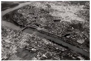 Luftaufnahme von Sevilla, Spanien, von einem Zeppelin, 1929-1933
