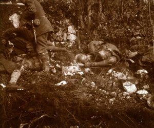Nachwirkungen der Schlacht, ca. 1914-1918 von Unbekannt