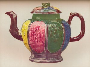 Achteckige Salzglasur-Teekanne, ca. 1770