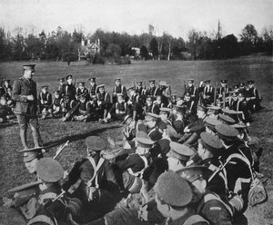 Ein Vortrag im Freien in den Parks, Oxford, 1915 von Unbekannt
