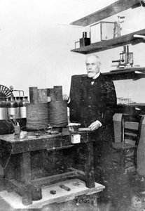 Antoine Becquerel in seinem Labor, ca. 1890er von Unbekannt