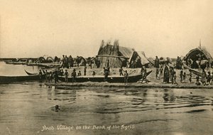Arabisches Dorf am Ufer des Tigris, ca. 1918-1939 von Unbekannt