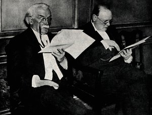 Bei einem öffentlichen Abendessen in den Connaught Rooms, 20. November 1934, 1945