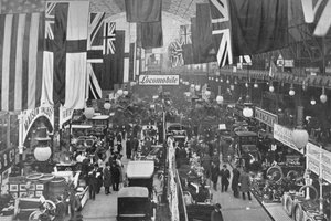 Auf einer Automobilausstellung, Agricultural Hall, Islington, London