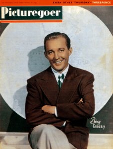 Bing Crosby 1903-1977, amerikanischer Sänger und Schauspieler, 1944