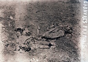 Leichen toter französischer Soldaten, ca. 1914-1918
