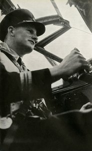 Kapitän Gilbert Rae, BOAC-Mosquito-Pilot, Zweiter Weltkrieg, ca. 1939-ca. 1944, 1946 von Unbekannt