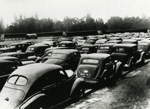 Von den Besatzern beschlagnahmte Autos, Vincennes, Paris, 1940-1944