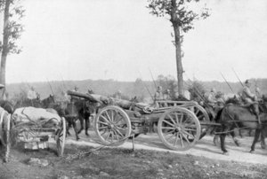 Kavallerie und Artillerie der französischen 10. Armee, Villers-Cotterets, Aisne, Frankreich, 1918