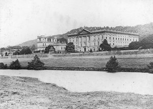 Chatsworth House vom anderen Ufer des River Derwent, Derbyshire von Unbekannt
