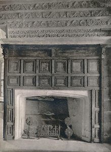 Kamin im Speisesaal, Haddon Hall, Derbyshire, 1927 von Unbekannt