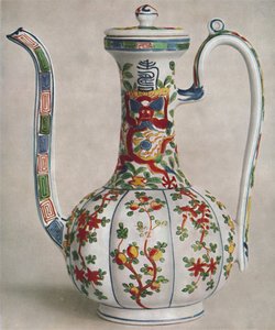 Chinesische Porzellankanne mit Fünffarbendekoration. Periode von Wan Li, 1573-1619, 1928