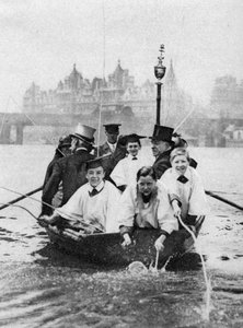 Chorknaben von St. Clement Danes schlagen die Grenzmarkierungen auf der Themse, London, 1926-1927