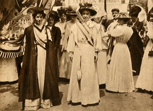 Christabel Pankhurst und Emmeline Pethick-Lawrence, Hyde Park, London, 21. Juni 1908, 1933 von Unbekannt