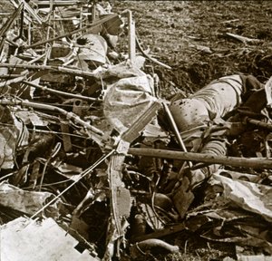 Abgestürztes Flugzeug, Aisne, Frankreich, ca. 1914-1918