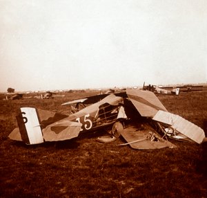 Abgestürztes Flugzeug, ca. 1914-1918