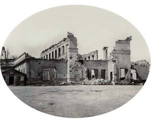 Beschädigtes Gebäude in Sewastopol nach dem Krimkrieg, Krim, 1850er von Unbekannt