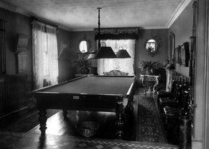 Edwardianisches Zimmer mit Billardtisch, 1909