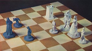 Schachfiguren des 18. Jahrhunderts aus blau-weißem Steingut, 1948