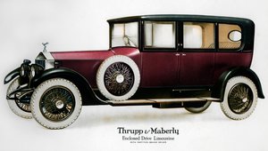 Geschlossener Rolls-Royce-Limousine mit Trennwand hinter dem Fahrer