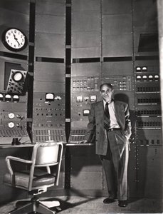 Enrico Fermi, in Italien geborener amerikanischer Kernphysiker, ca. 1942