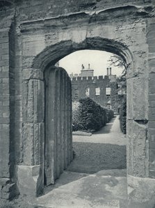 Eingang zur Provosts Lodge von den Spielfeldern, 1926 von Unbekannt