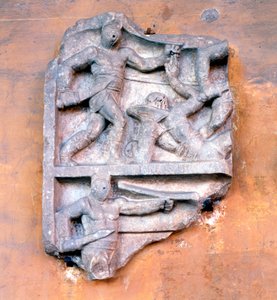 Fragment eines römischen Reliefs, das Gladiatoren im Kampf zeigt von Unbekannt