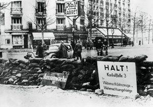 Deutscher Kontrollpunkt, besetztes Paris, 1940-1944