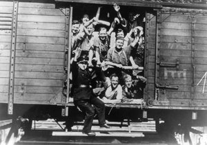 Deutsche Soldaten in einem Eisenbahnwagen, Frankreich, August 1940