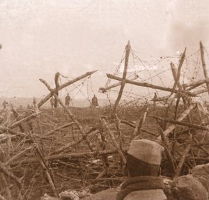 Deutsche kommen aus den Schützengräben, Massiges, Nordfrankreich, um 1914-um 1918