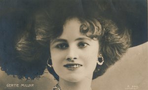 Gertie Millar, 1879-1952, um 1930 von Unbekannt